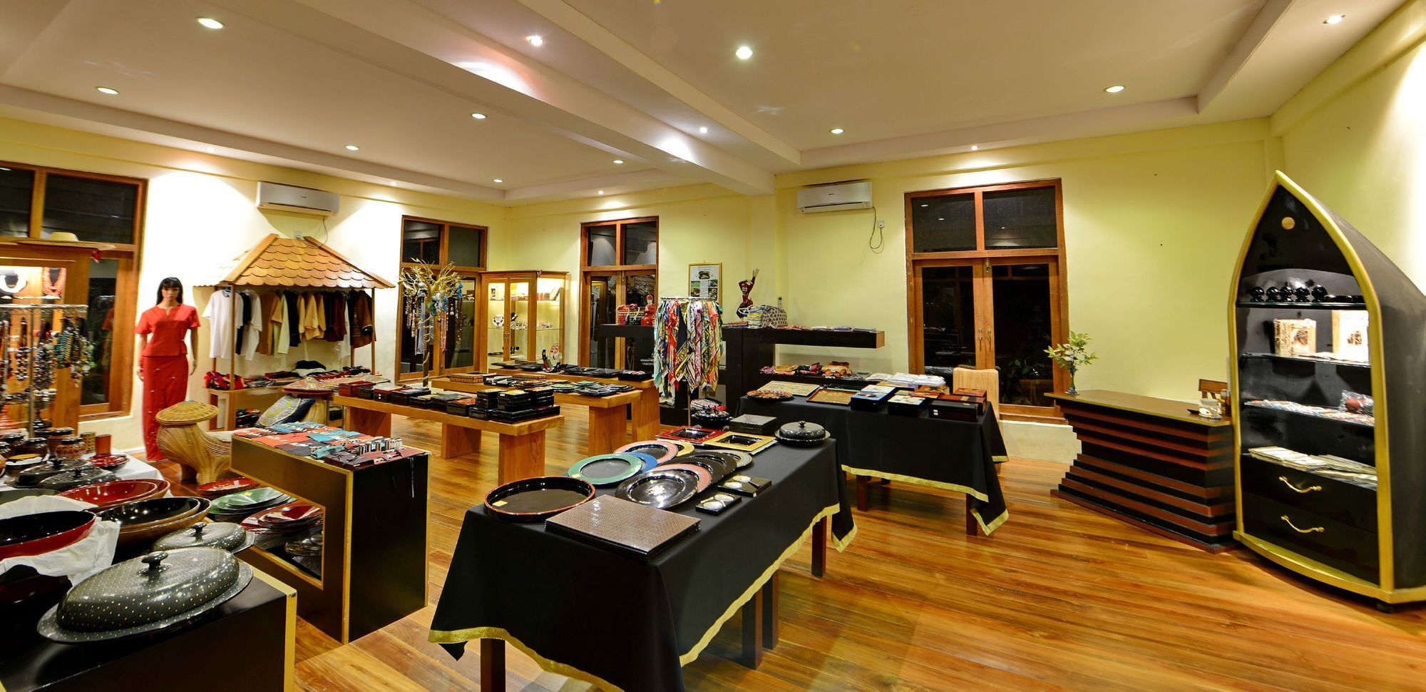 Aureum Palace Hotel & Resort Inle Nyaung Shwe Esterno foto